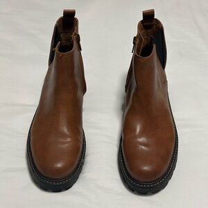 Women’s brown boots